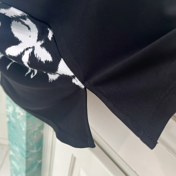 Boat Neck Tiered Sleeves Top - Picture 7 of 7